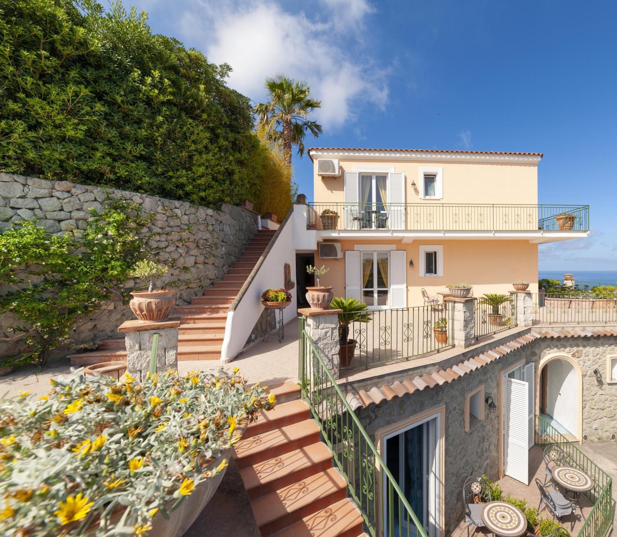 فندق Poggio Del Sole Forio di Ischia المظهر الخارجي الصورة
