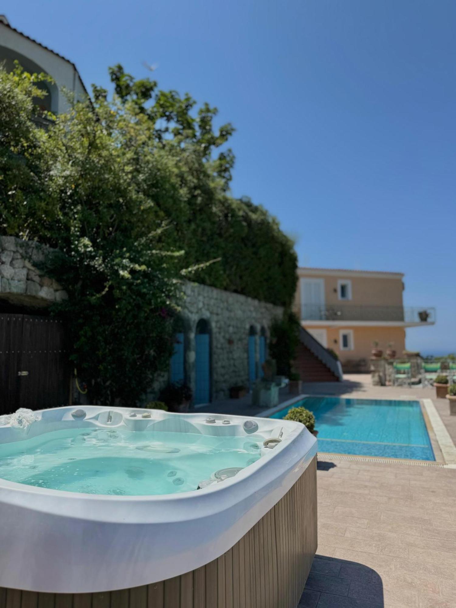 فندق Poggio Del Sole Forio di Ischia المظهر الخارجي الصورة